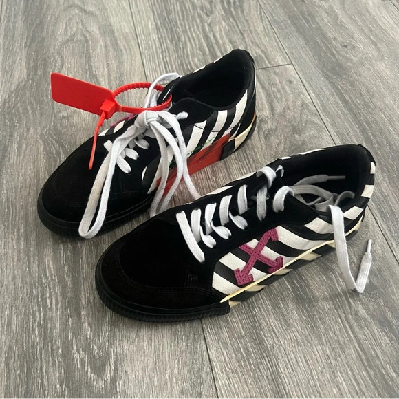 Off— white Arrow striped low-top sneakers - Picture 4 of 6